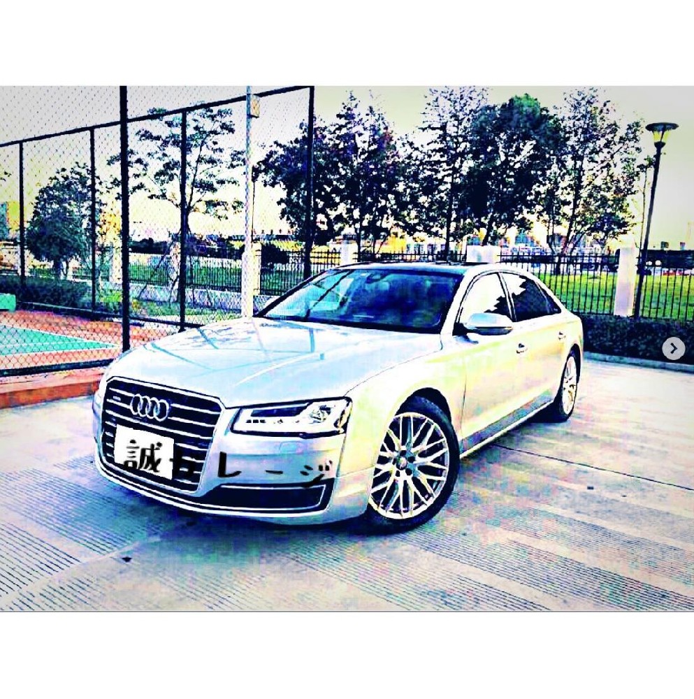 アウディ A8 4.0 TFSI